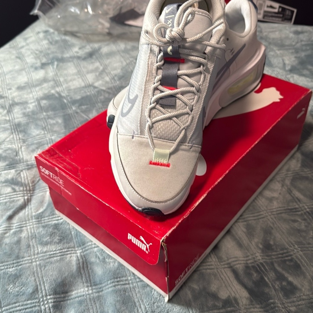 Nike Air Force SoftRide Sneakers in Light Gray and Red